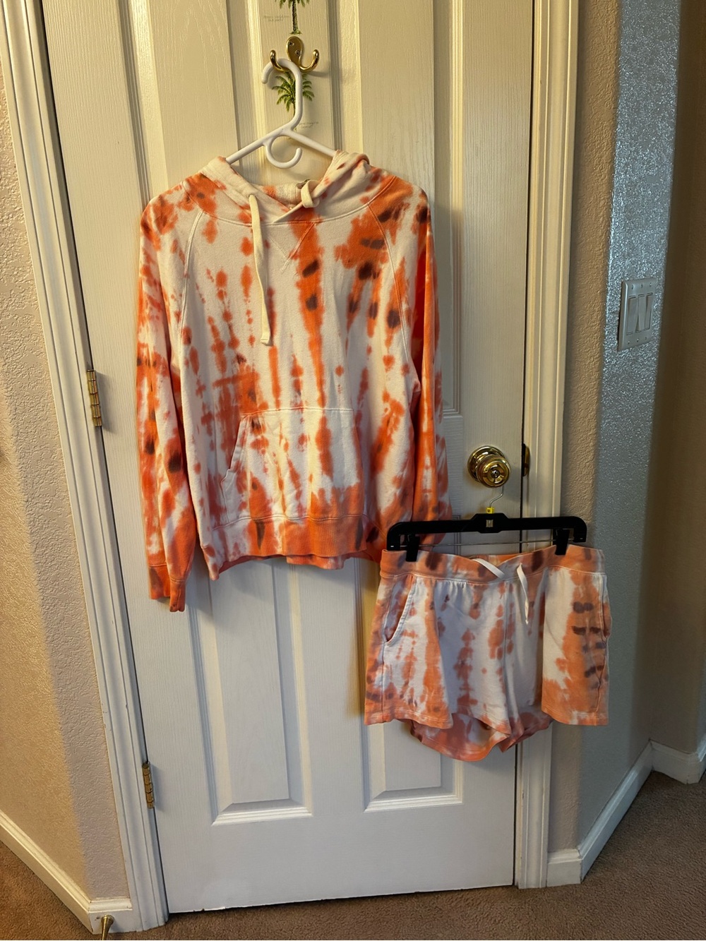 Tie-Dye Hoodie & Shorts Pajama Set - Orange/White